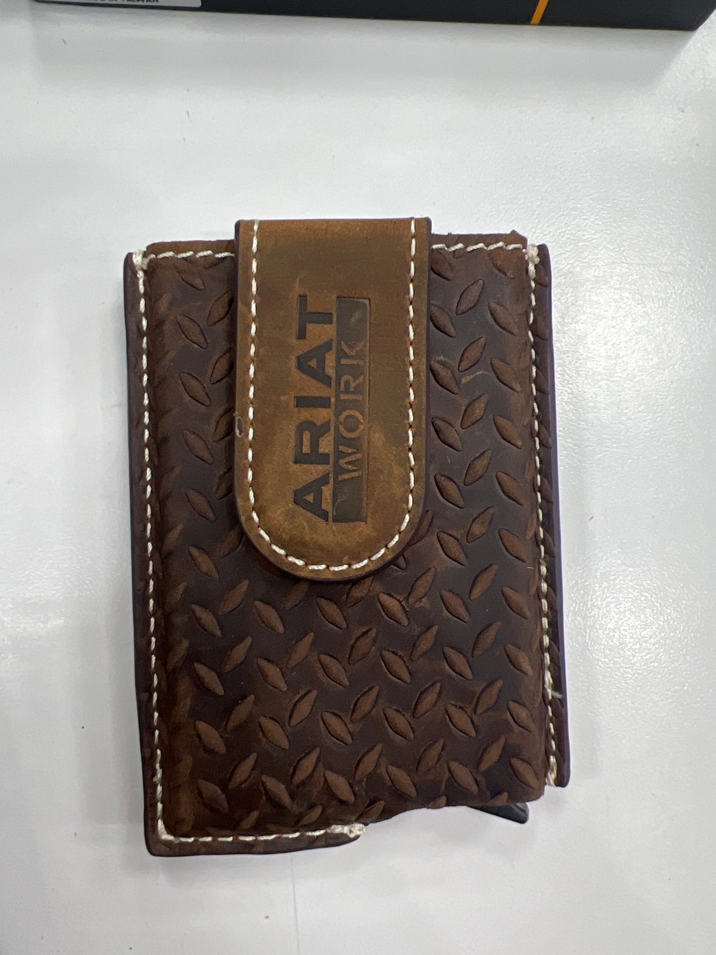 Men's Ariat Work Utility Wallet - GRAIN LEATHER